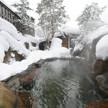 Ryokan Kutsuroginoya Yuu Такаяма Екстер'єр фото