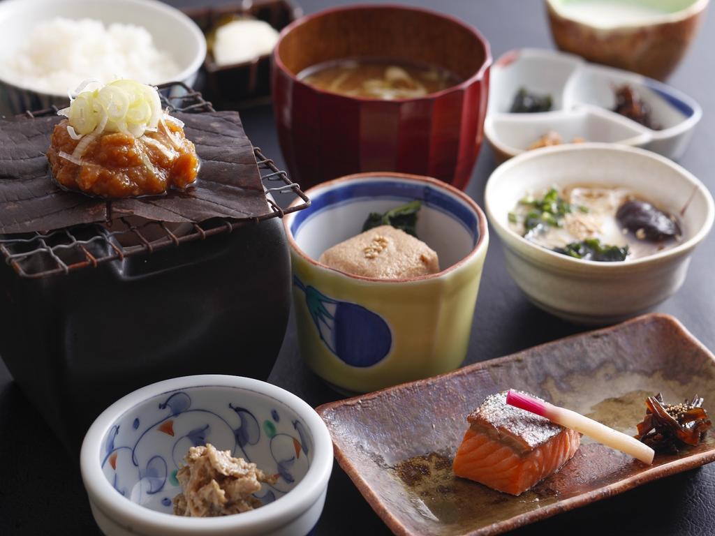 Ryokan Kutsuroginoya Yuu Такаяма Екстер'єр фото