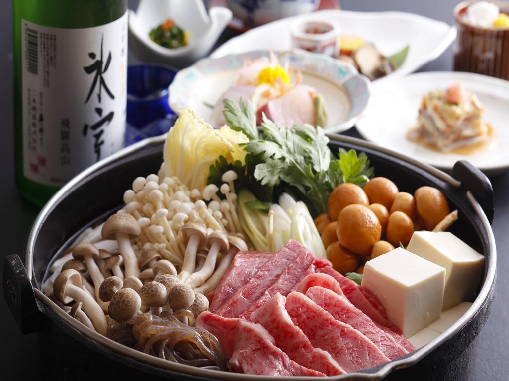 Ryokan Kutsuroginoya Yuu Такаяма Екстер'єр фото
