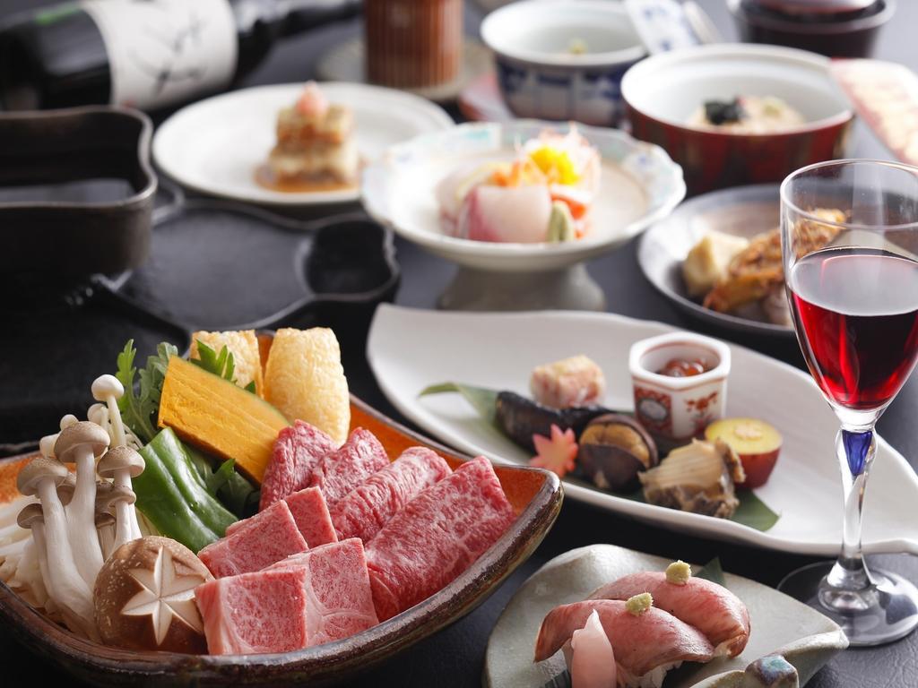 Ryokan Kutsuroginoya Yuu Такаяма Екстер'єр фото