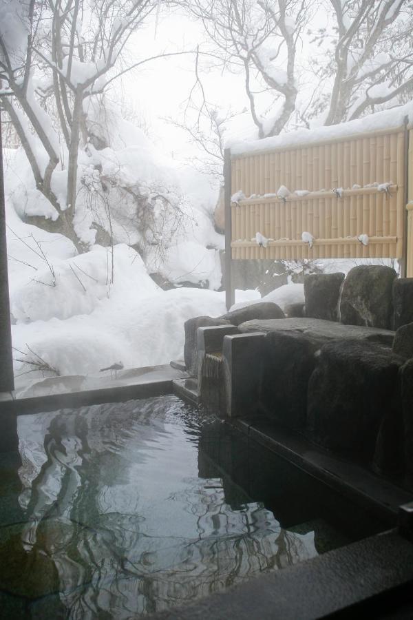 Ryokan Kutsuroginoya Yuu Такаяма Екстер'єр фото