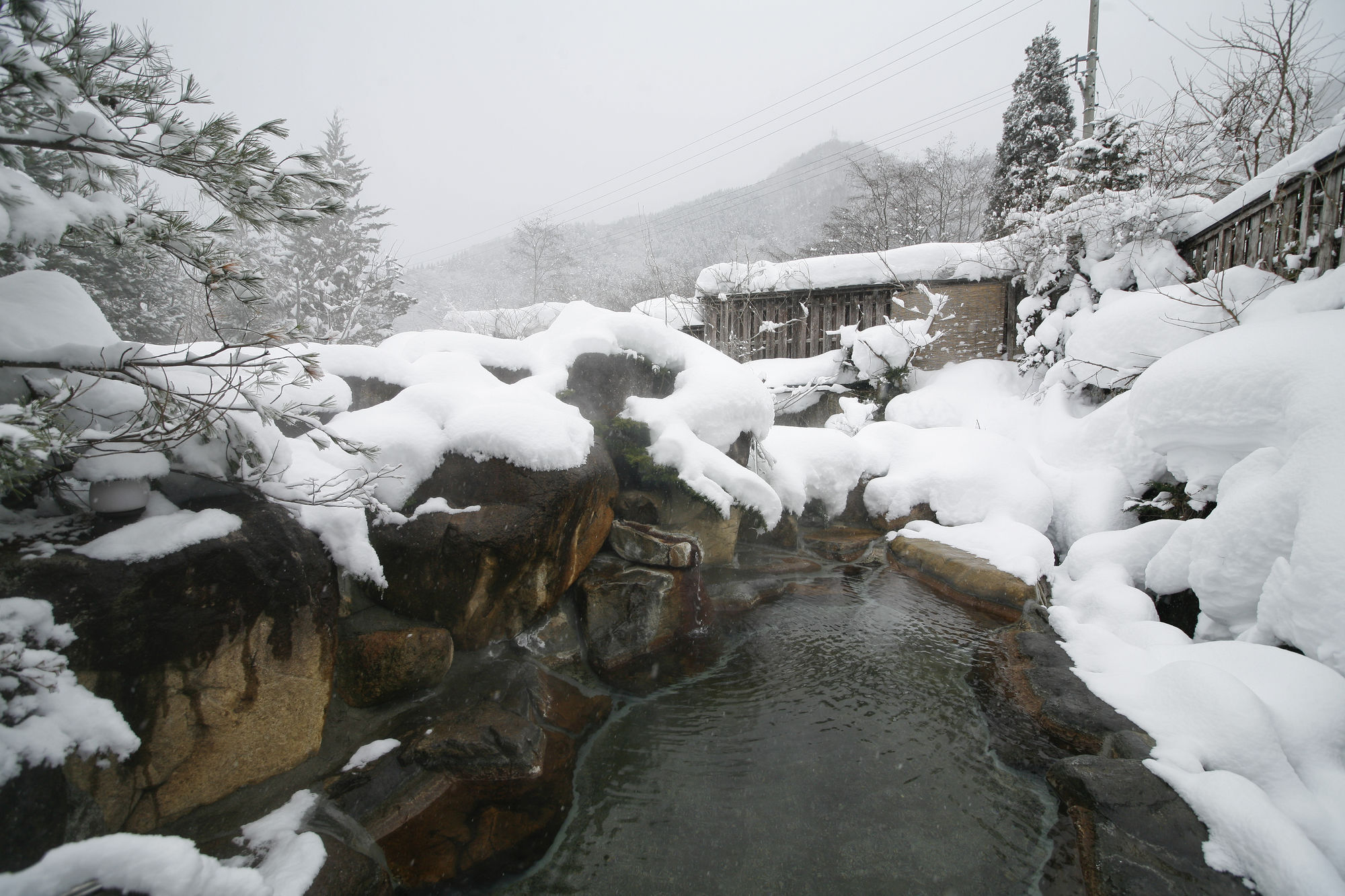 Ryokan Kutsuroginoya Yuu Такаяма Екстер'єр фото