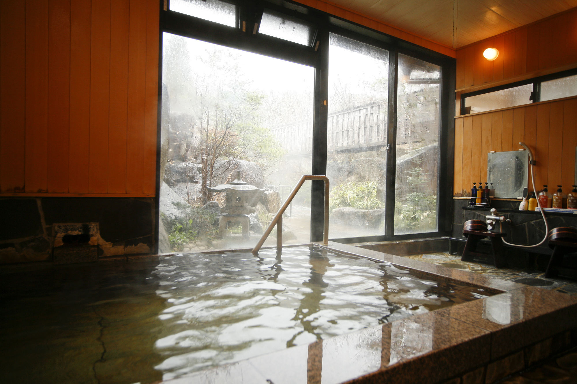 Ryokan Kutsuroginoya Yuu Такаяма Екстер'єр фото