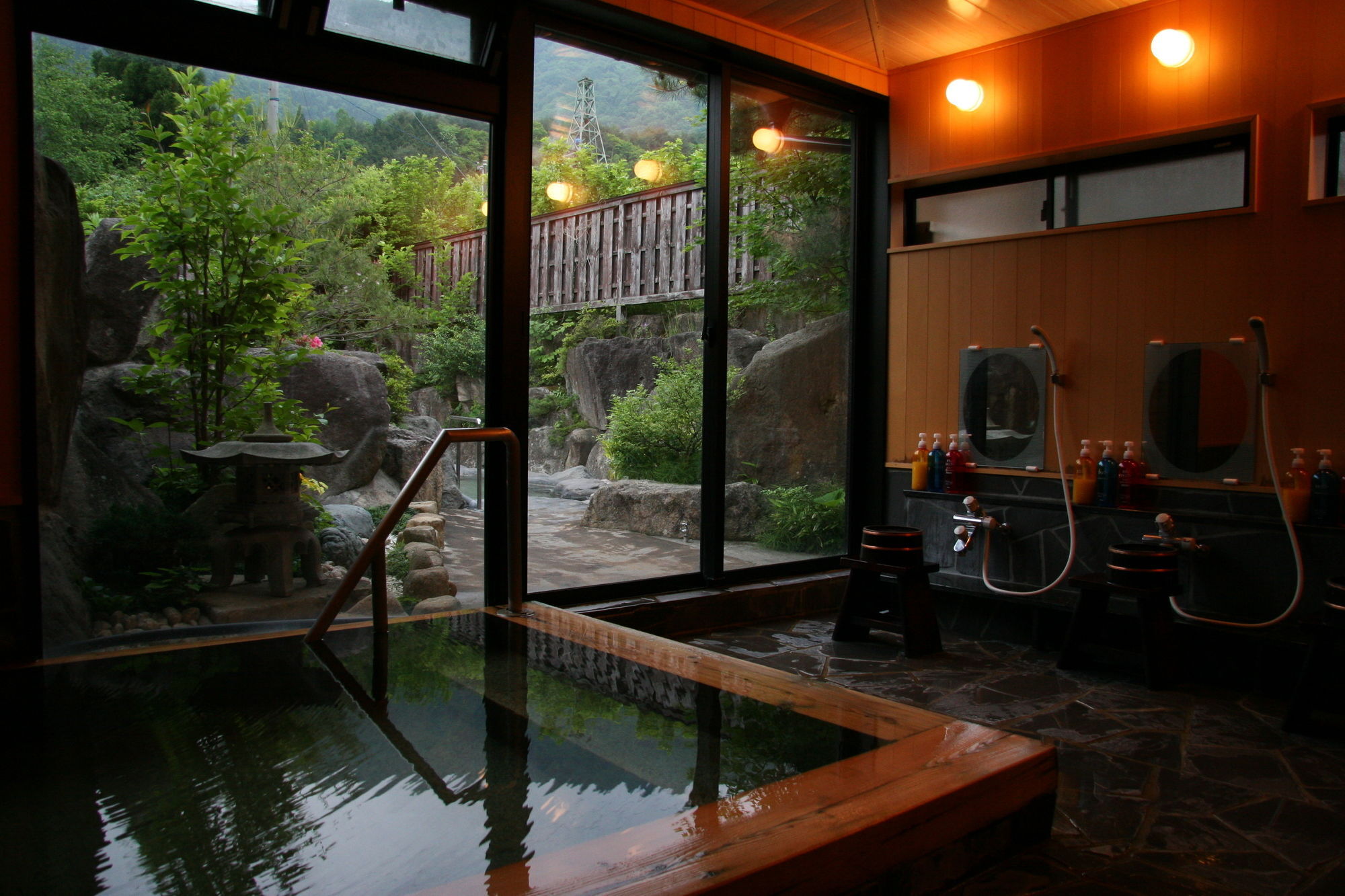 Ryokan Kutsuroginoya Yuu Такаяма Екстер'єр фото